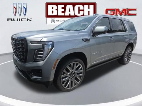 Used 2025 GMC Yukon Denali Ultimate AWD/4WD image 4
