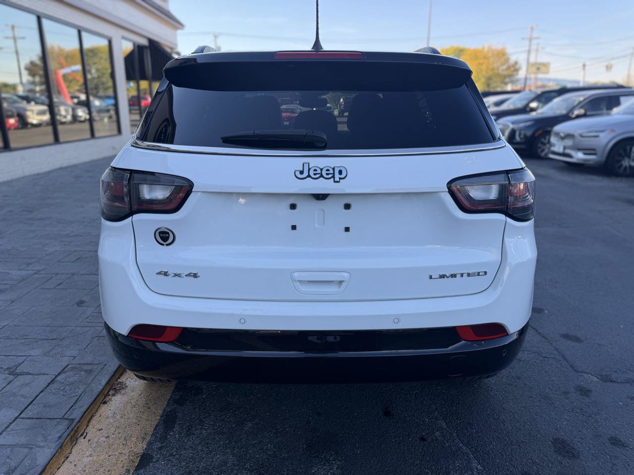 Used 2025 Jeep Compass Limited w/ Elite Group AWD/4WD image 8