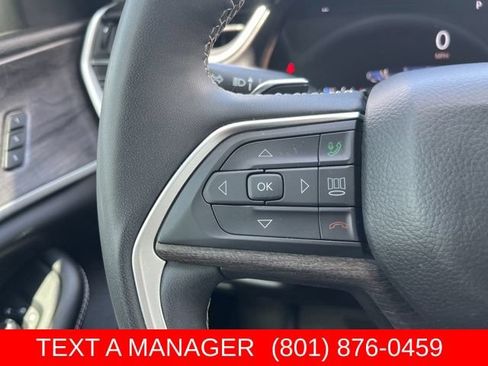 Used 2024 Jeep Grand Cherokee L Limited AWD/4WD image 30