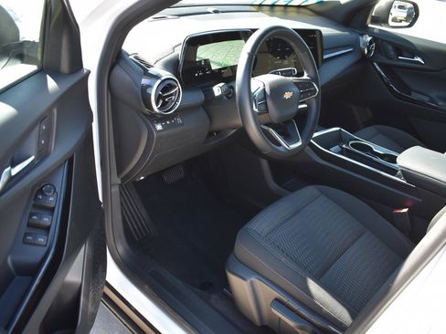 Used 2025 Chevrolet Equinox LT image 21