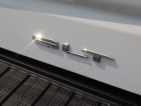 Used 2026 GMC Sierra 1500 SLT AWD/4WD image 55