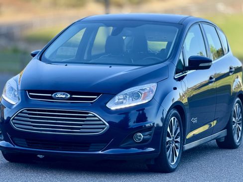 Used 2017 Ford C-MAX Energi Titanium FWD image 2