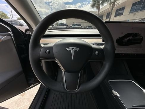 Used 2024 Tesla Model Y Long Range AWD/4WD image 5