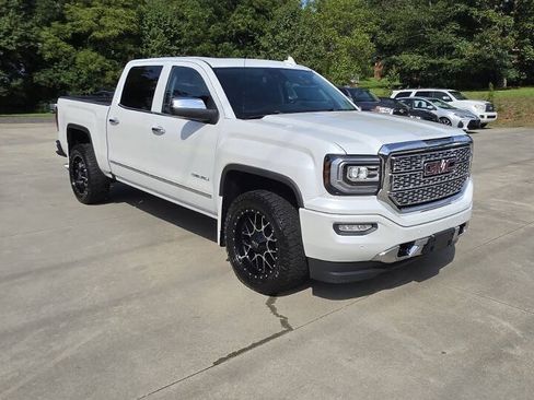 Used 2016 GMC Sierra 1500 Denali w/ Enhanced Driver Alert Package AWD/4WD image 8