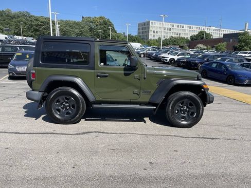 Used 2022 Jeep Wrangler Sport AWD/4WD image 7