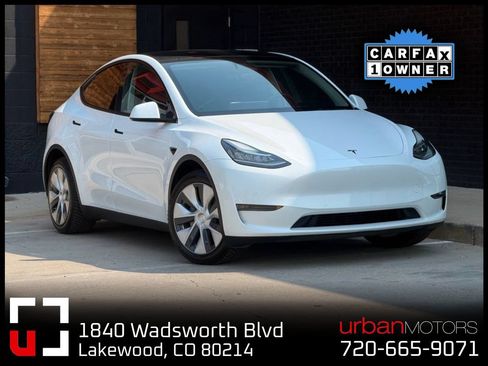 Used 2022 Tesla Model Y Long Range AWD/4WD image 1