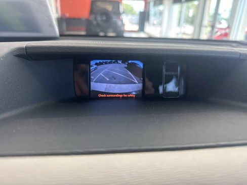 Used 2014 Toyota Sienna SE FWD image 45
