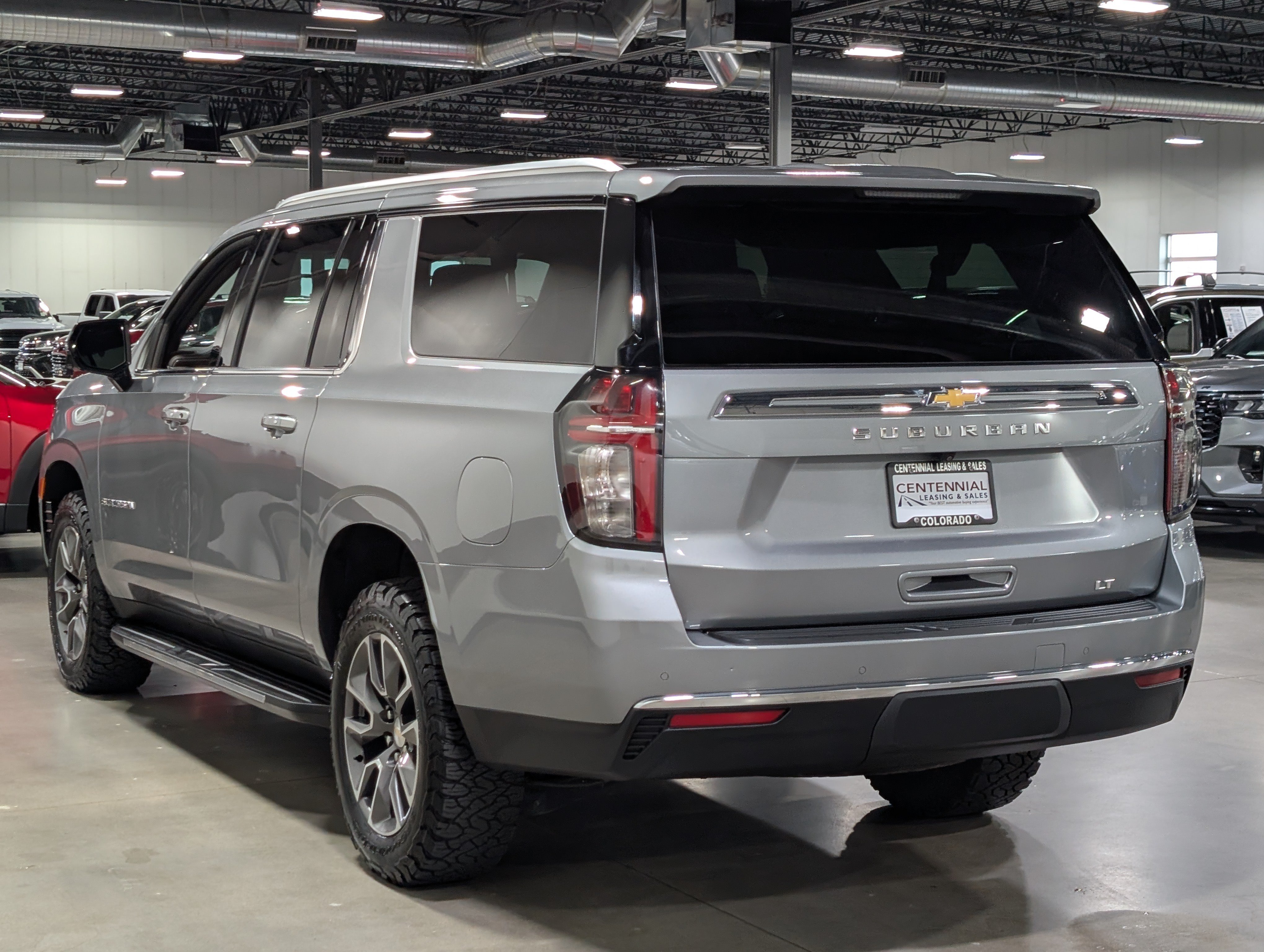 Used 2023 Chevrolet Suburban LT w/ LT Signature Package AWD/4WD image 5