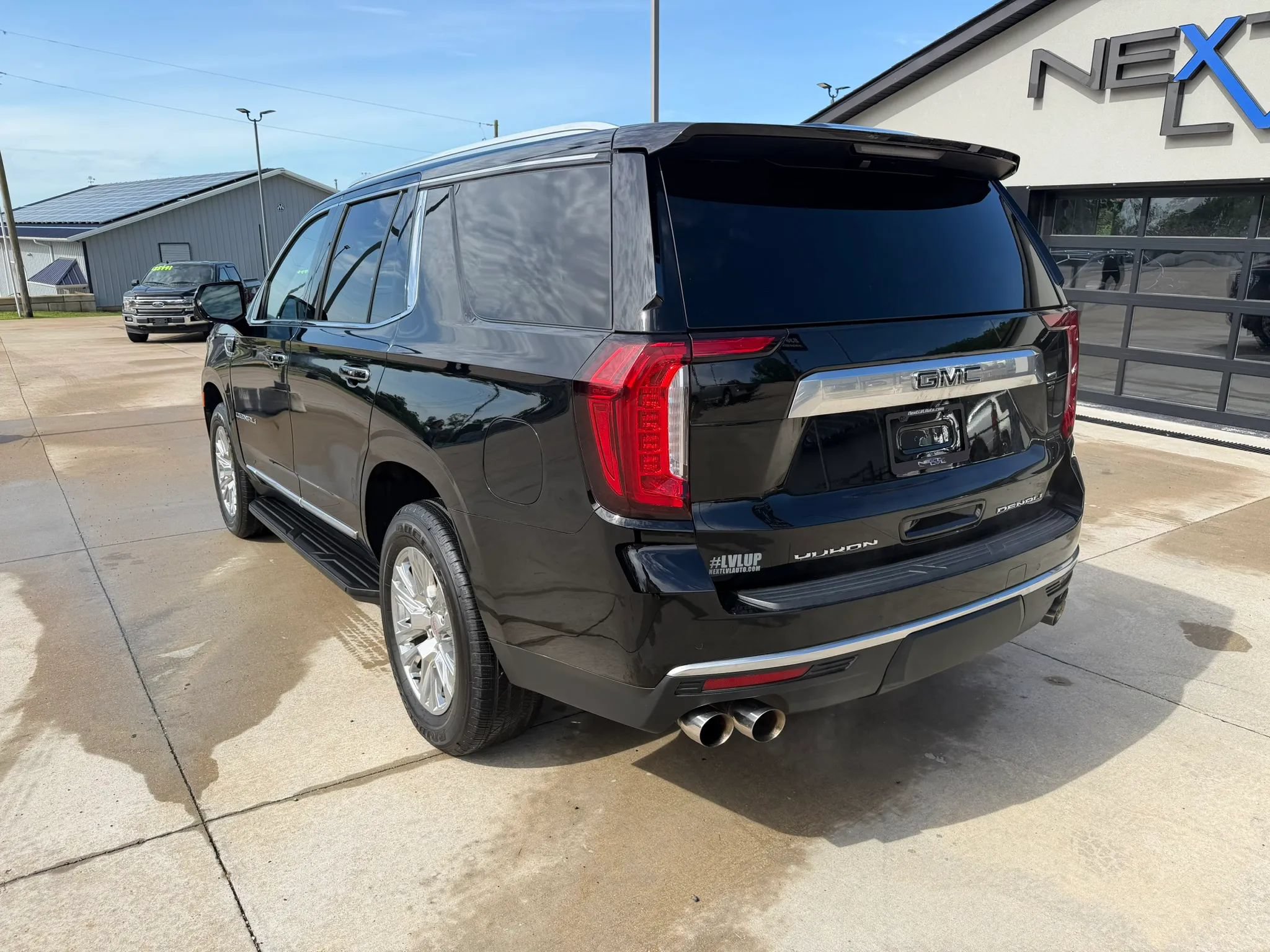 Used 2021 GMC Yukon Denali AWD/4WD image 7