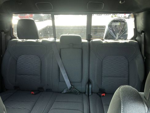 New 2026 RAM 1500 4x4 Crew Cab image 19