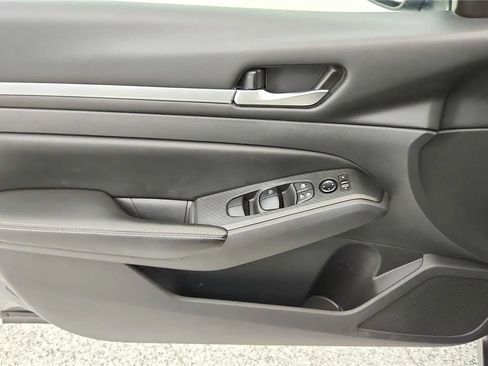 Used 2022 Nissan Altima 2.5 SV AWD/4WD image 32