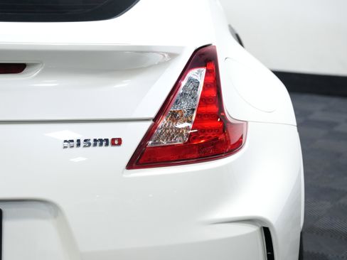Used 2020 Nissan 370Z NISMO image 16