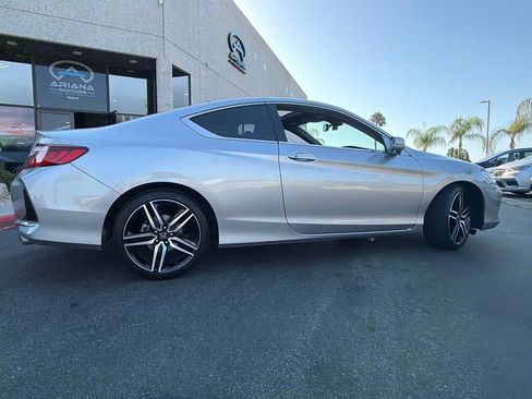 Used 2017 Honda Accord Touring image 9