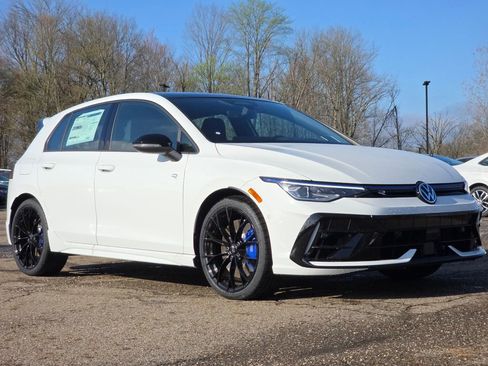 New 2026 Volkswagen Golf image 2