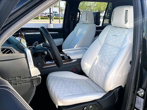 New 2026 Cadillac Escalade Platinum Sport AWD/4WD image 9