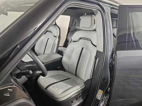 Used 2025 Rivian R1S Adventure image 20