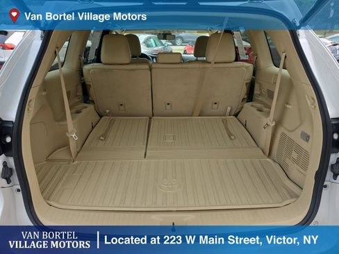 Used 2017 Toyota Highlander XLE AWD/4WD image 30