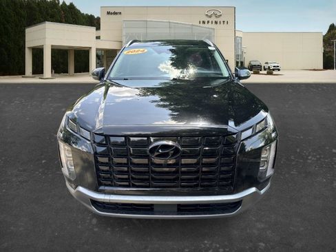 Used 2024 Hyundai Palisade Limited FWD image 2