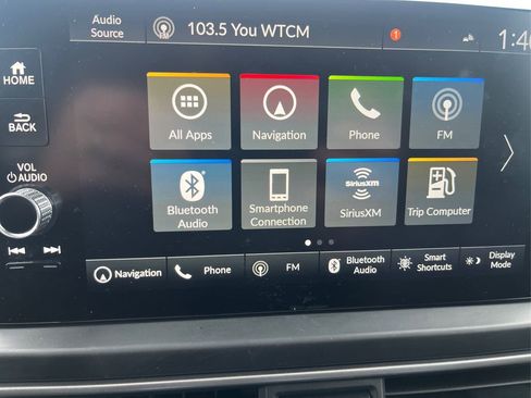 Used 2025 Honda Pilot Touring image 14