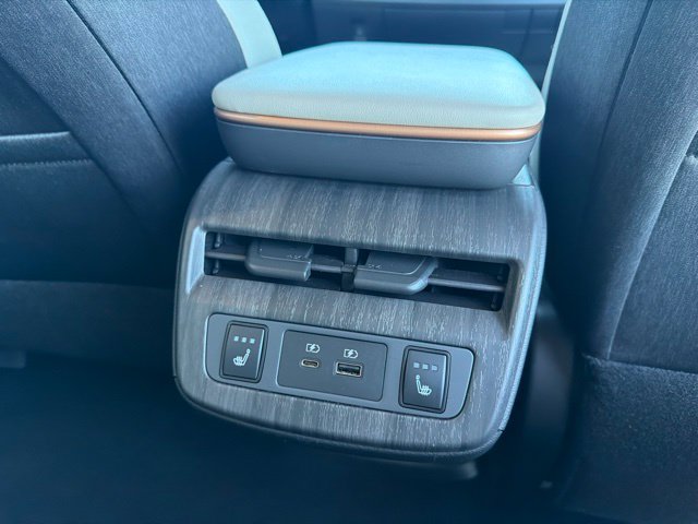 Used 2023 Nissan Ariya AWD image 14