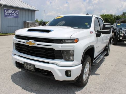 Used 2025 Chevrolet Silverado 2500 LT AWD/4WD image 3