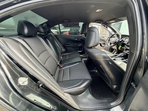 Used 2017 Honda Accord Sport image 15