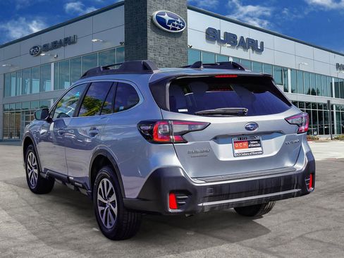 Used 2020 Subaru Outback Premium image 6