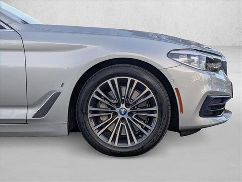 Used 2019 BMW 530e w/ Premium Package image 24