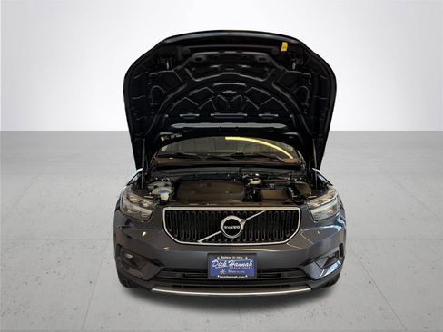 Used 2022 Volvo XC40 T5 Momentum AWD/4WD image 4