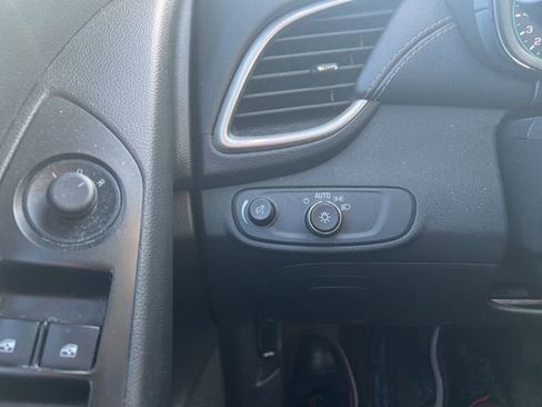 Used 2022 Chevrolet Trax LT image 23