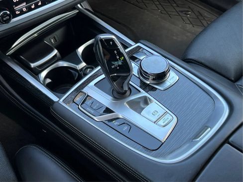 Used 2019 BMW 750i xDrive w/ Executive Package AWD/4WD image 21