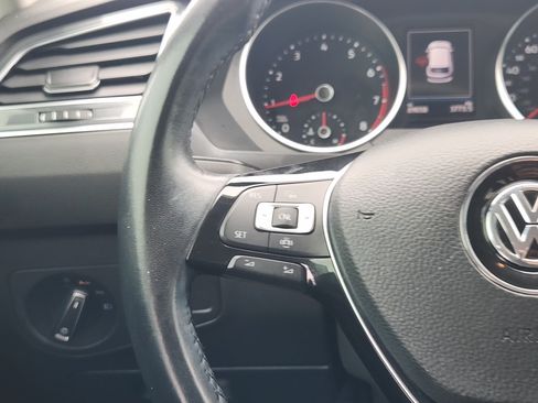 Used 2019 Volkswagen Tiguan S FWD image 27