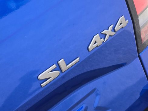 Used 2024 Nissan Frontier SL image 8