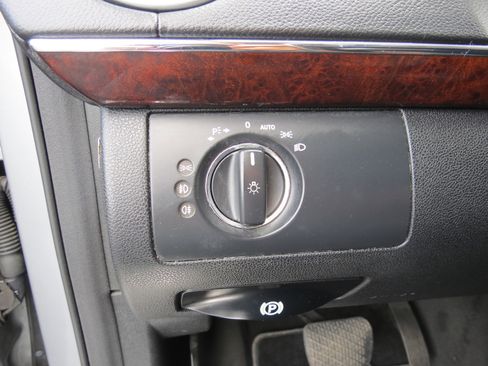 Used 2010 Mercedes-Benz GL 450 4MATIC image 18