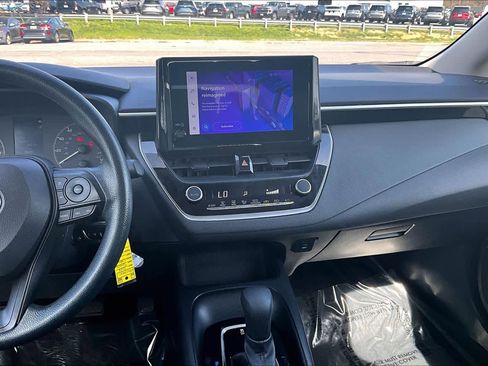 Used 2023 Toyota Corolla LE image 7
