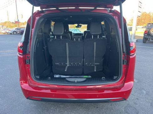 New 2026 Chrysler Pacifica Select w/ S Appearance Package image 21