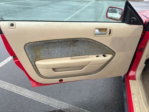 Used 2008 Ford Mustang Deluxe image 18