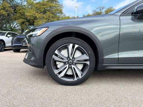 New 2026 Volvo V60 B5 Cross Country Plus w/ Climate Package image 9