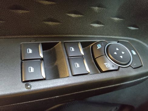 Used 2020 Ford Escape SE FWD image 27