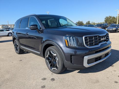 New 2025 Kia Telluride S image 2