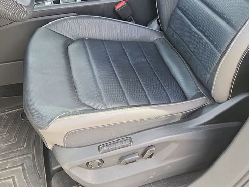 Used 2022 Volkswagen Atlas Cross Sport SEL Premium R-Line image 7