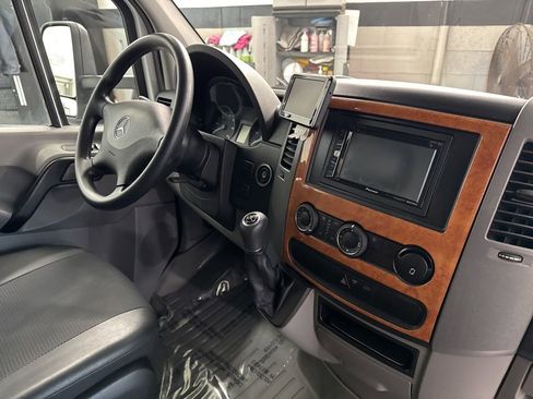 Used 2016 Mercedes-Benz Sprinter 3500 image 9