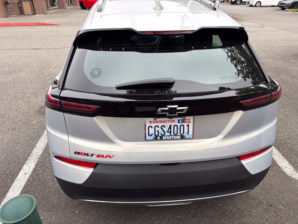 Used 2023 Chevrolet Bolt EUV Premier w/ Sun & Sound Package FWD image 6