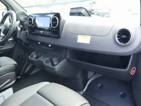 New 2025 Mercedes-Benz Sprinter 2500 image 5