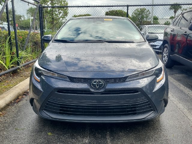 Used 2025 Toyota Corolla LE FWD image 2