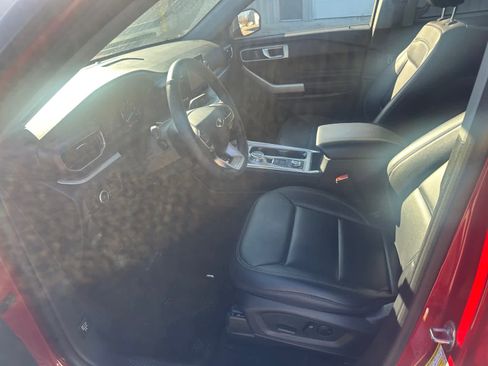 Certified 2023 Ford Explorer XLT w/ Equipment Group 202A image 9