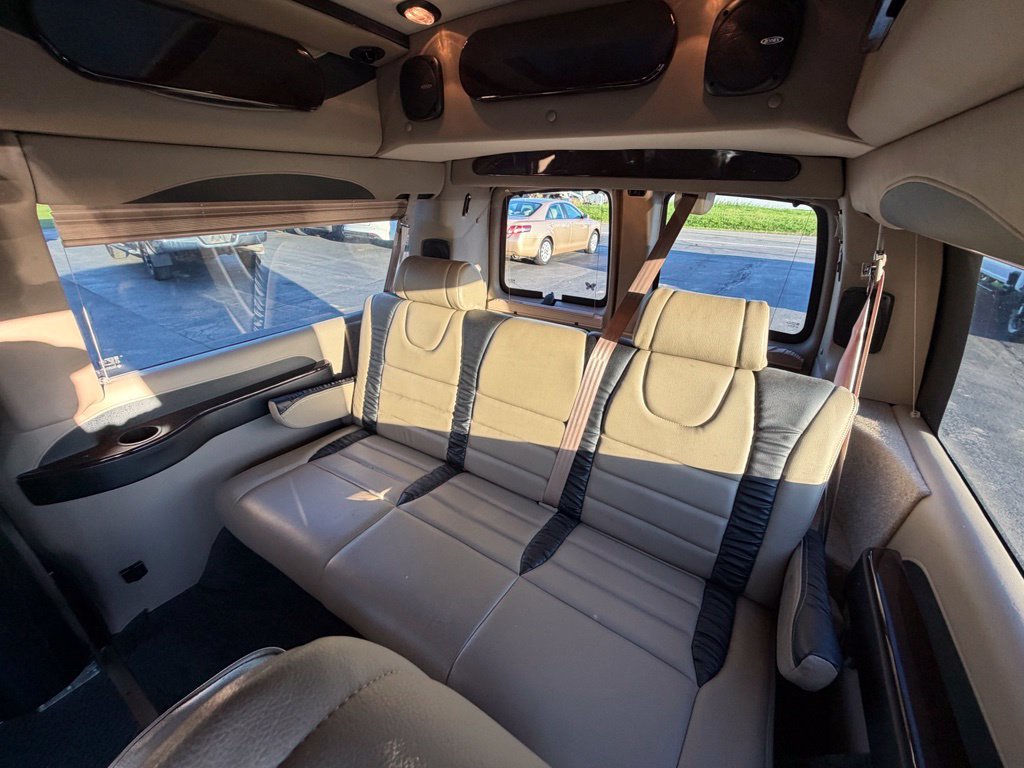 Used 2013 Chevrolet Express 1500 RWD image 19