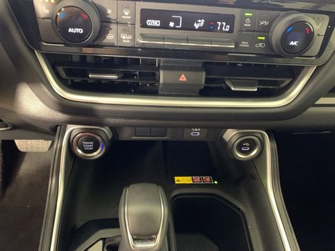 Used 2025 Toyota Grand Highlander AWD image 26