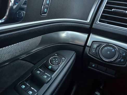 Used 2019 Ford Explorer XLT w/ Equipment Group 202A image 17