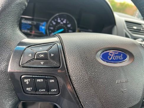 Used 2016 Ford Explorer XLT w/ Equipment Group 202A AWD/4WD image 27
